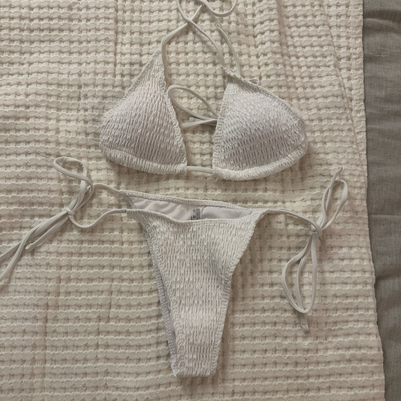 NEW Shein - Mono Bikini Set Smocked Micro Triangle Bra & Tie Side, Medium - Picture 4 of 9